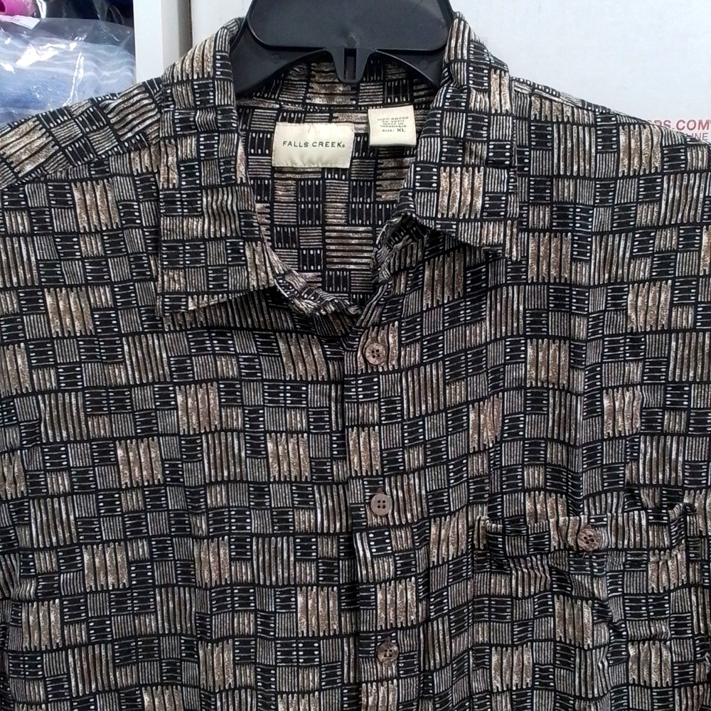 Falls Creek Men’s Short Sleeve XLarge Button Down Shirt